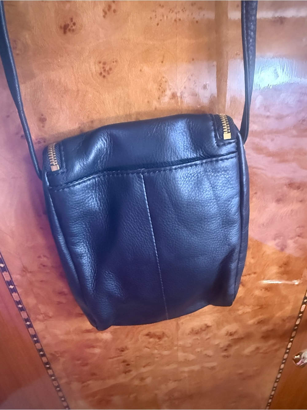 NWOT HOBO Fern Crossbody Leather Bag - Black with Gold Hardware - Picture 3 of 5